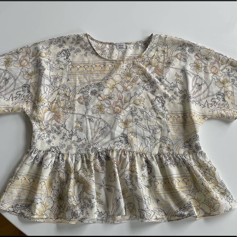 Wilfred blouse size small in perfect condition